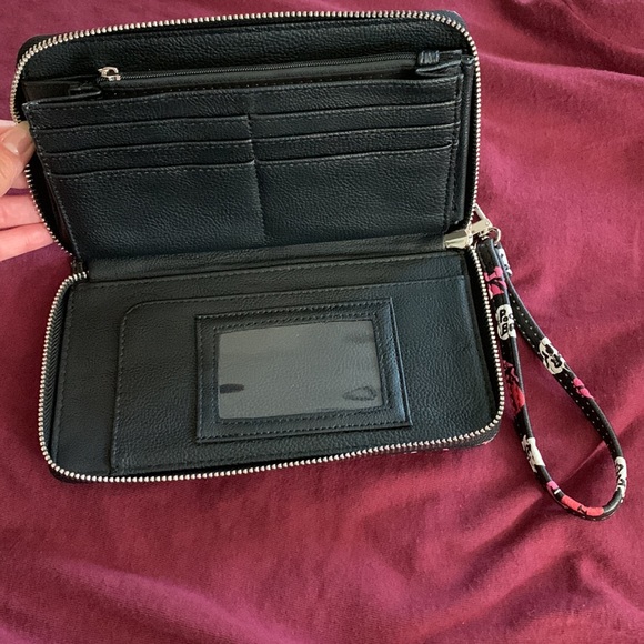 Wallets - Picture 3 of 7